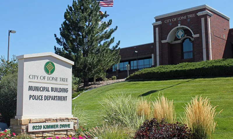 Police department with green landscaping