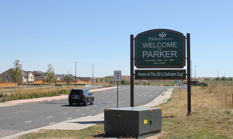 Welcome to Parker road sign